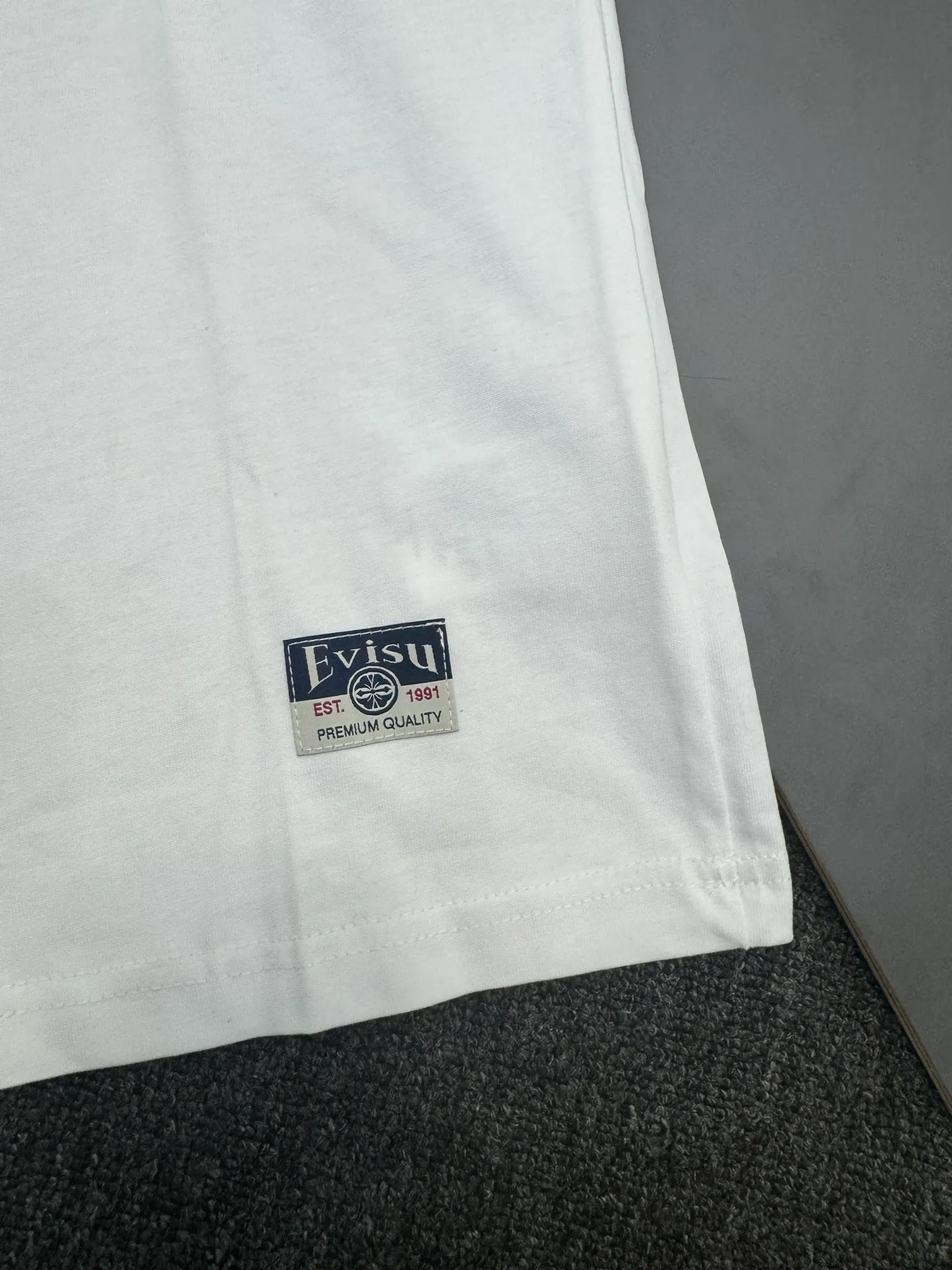 EVISU T Size S-XXL Black White